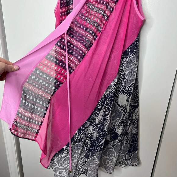 Diane Von Furstenburg - 100% Silk Vest Shawl size Medium- Pink, Black - Picture 3 of 8